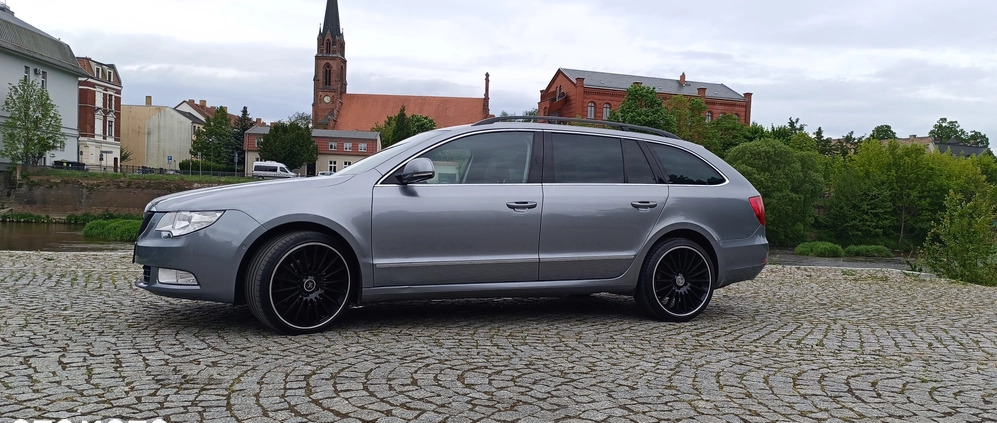 Skoda Superb cena 29999 przebieg: 299000, rok produkcji 2010 z Gubin małe 352